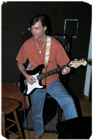 1999 Jochen an der Gitarre